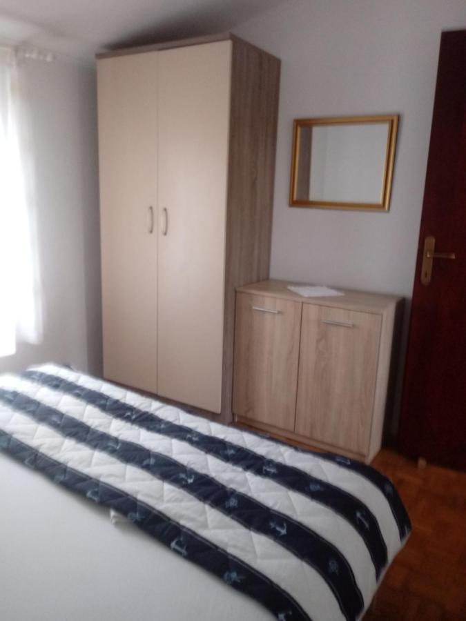 Apartmani Dokoza ヴィル エクステリア 写真